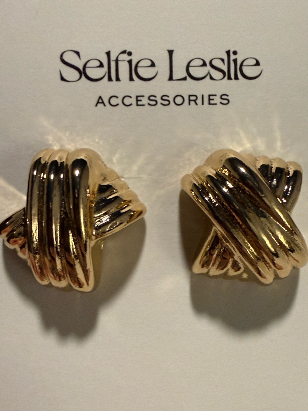 Selfie Leslie Gold Knot Clip-On Earrings